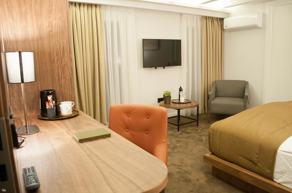 Nomad Luxury Suites Belgrado Buitenkant foto