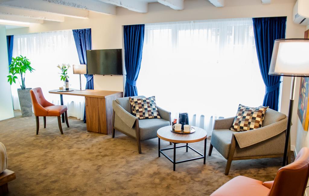 Nomad Luxury Suites Belgrado Buitenkant foto