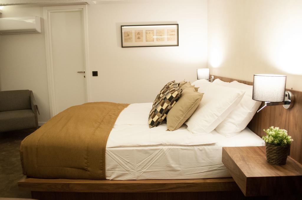Nomad Luxury Suites Belgrado Buitenkant foto