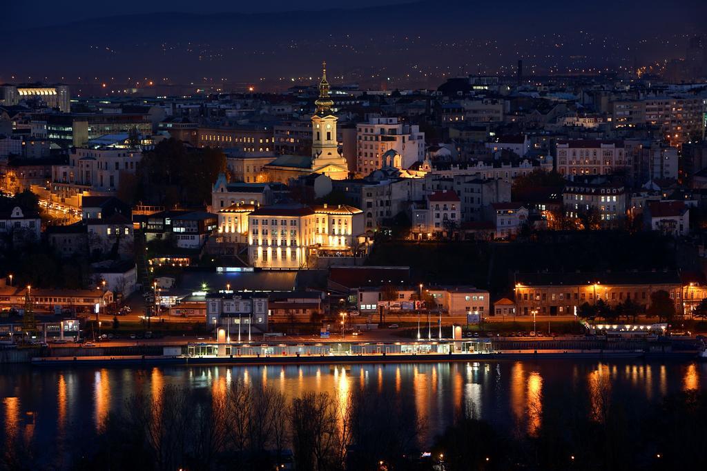 Nomad Luxury Suites Belgrado Buitenkant foto