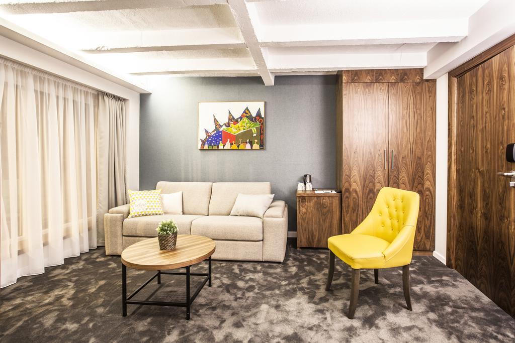 Nomad Luxury Suites Belgrado Buitenkant foto