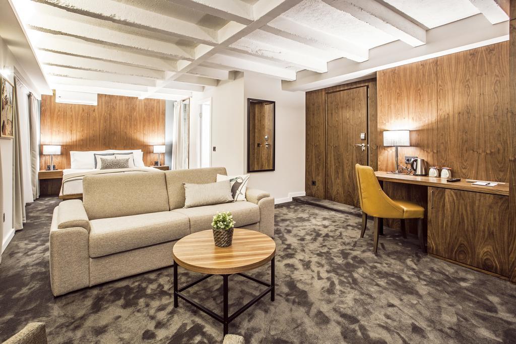 Nomad Luxury Suites Belgrado Buitenkant foto