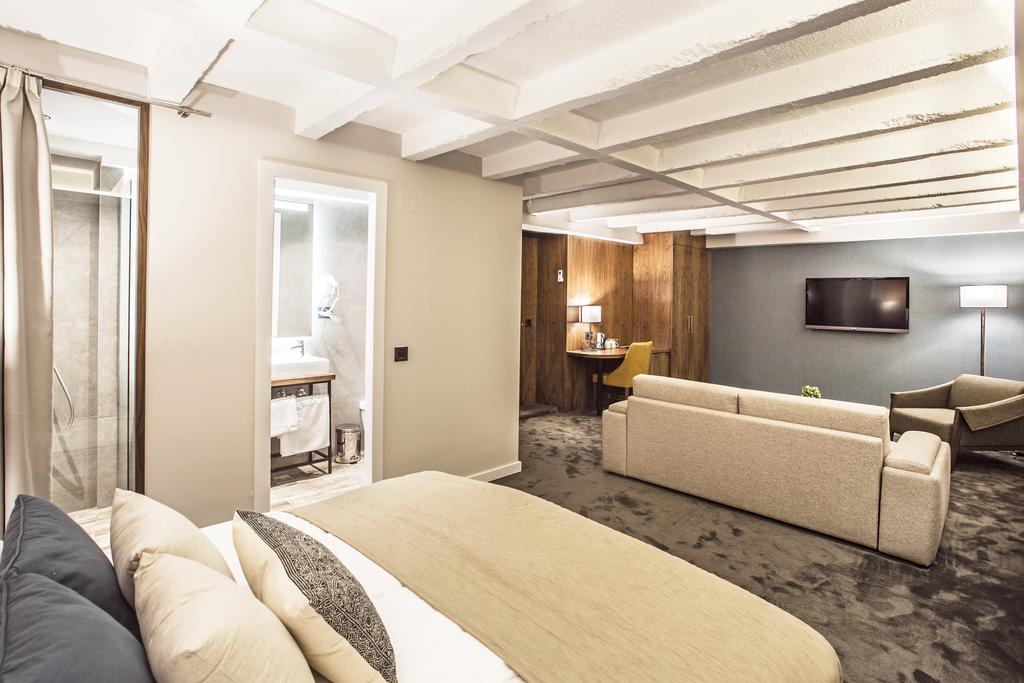 Nomad Luxury Suites Belgrado Buitenkant foto