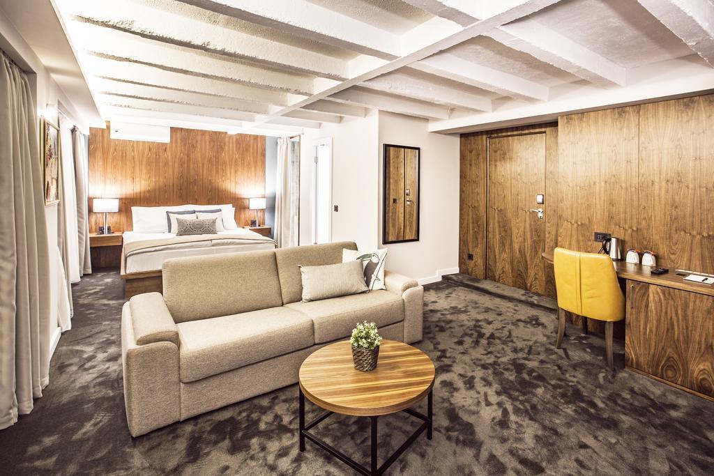 Nomad Luxury Suites Belgrado Buitenkant foto