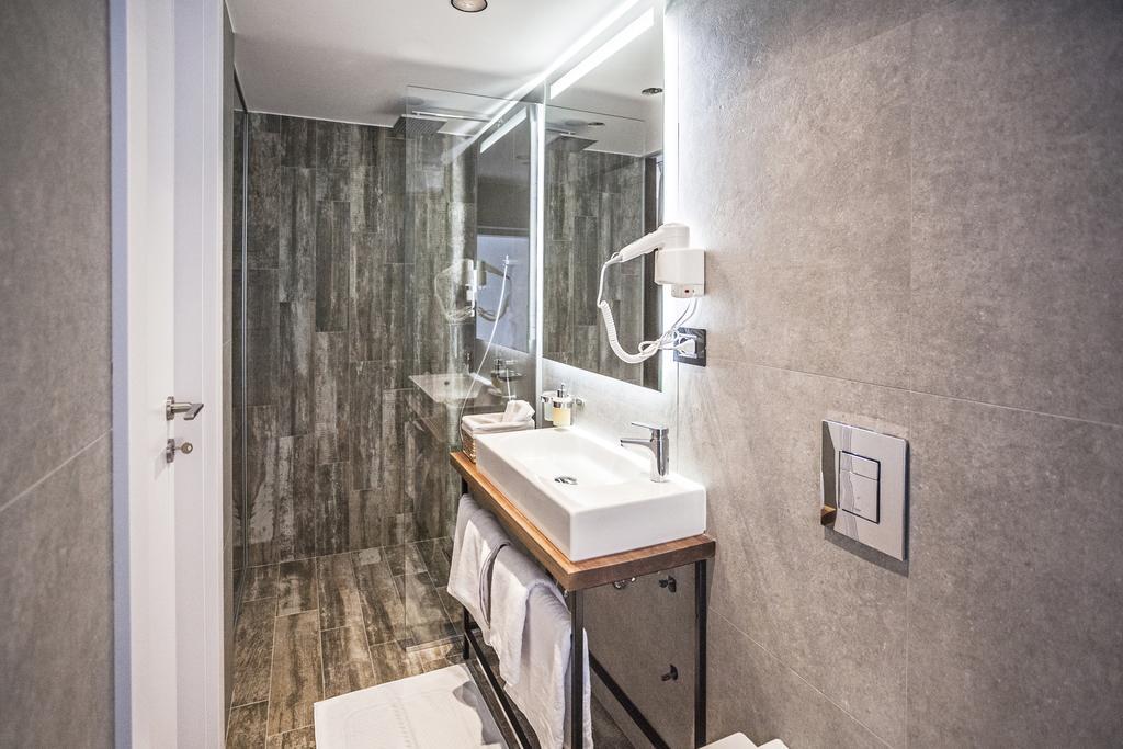 Nomad Luxury Suites Belgrado Buitenkant foto