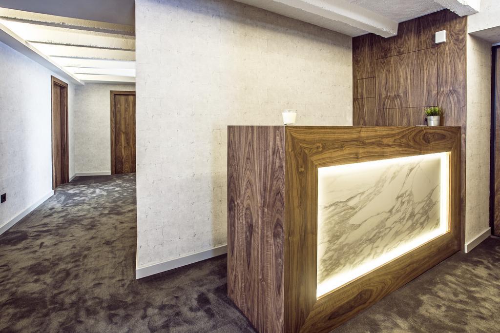 Nomad Luxury Suites Belgrado Buitenkant foto